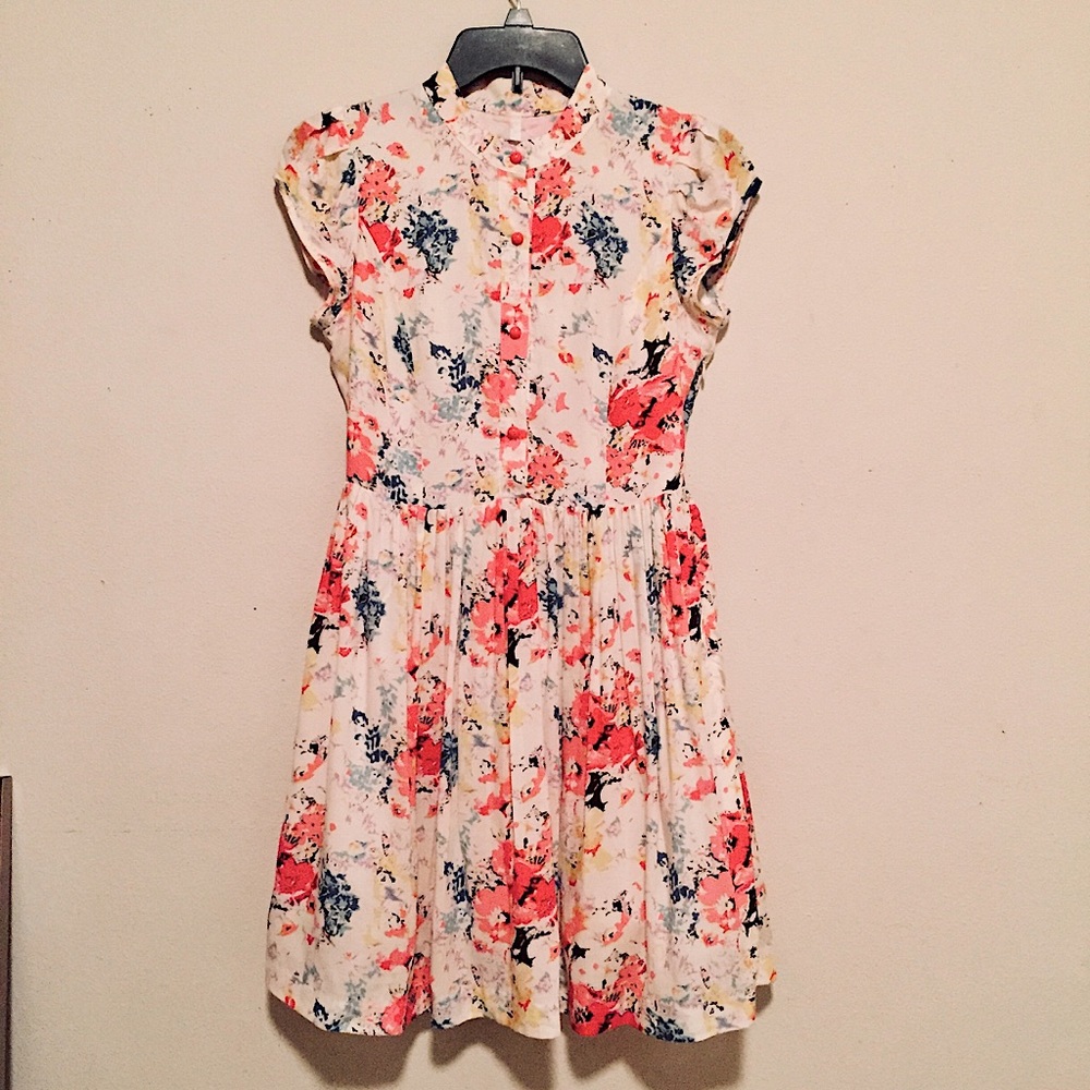 Plastic Island Daytime Floral Dress - Picture 2 of 16
